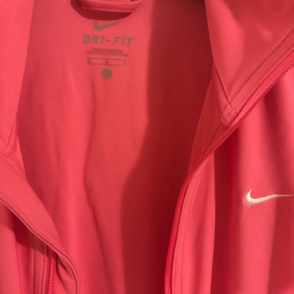 Women’s Nike workout jacket - Picture 2 of 2